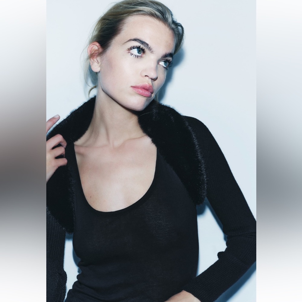 ZARA KNIT ARM WARMERS WITH FAUX FUR COLLAR